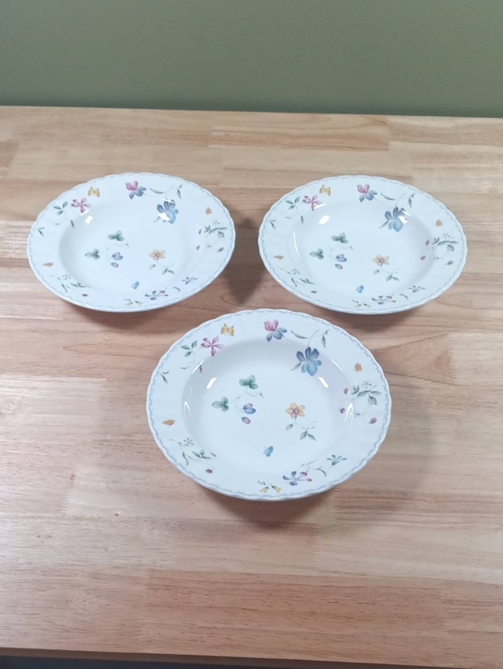 3 Mikasa Maxima Floral Porcelain Soup Bowls CAj09 Sorrento